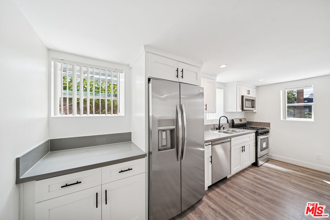 1267 Vin Scully Ave Unit: 1/2