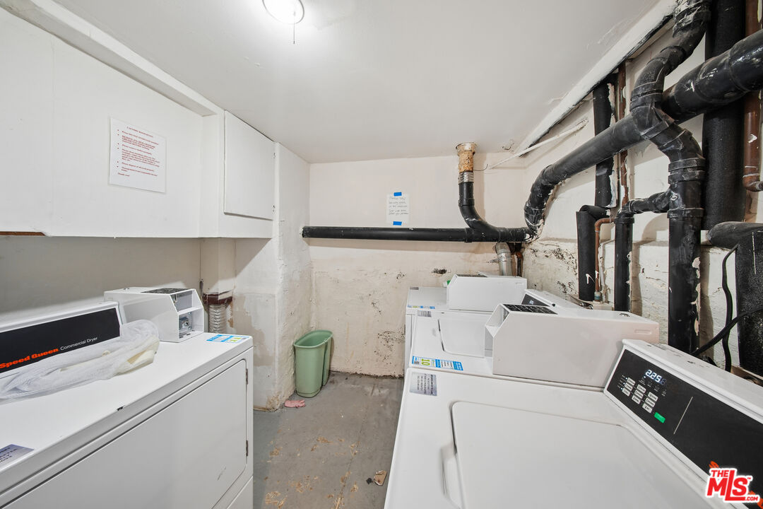 1267 Vin Scully Ave Unit: 1/2