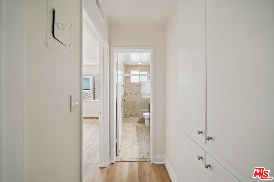 1215 N Hayworth Ave Unit: 203