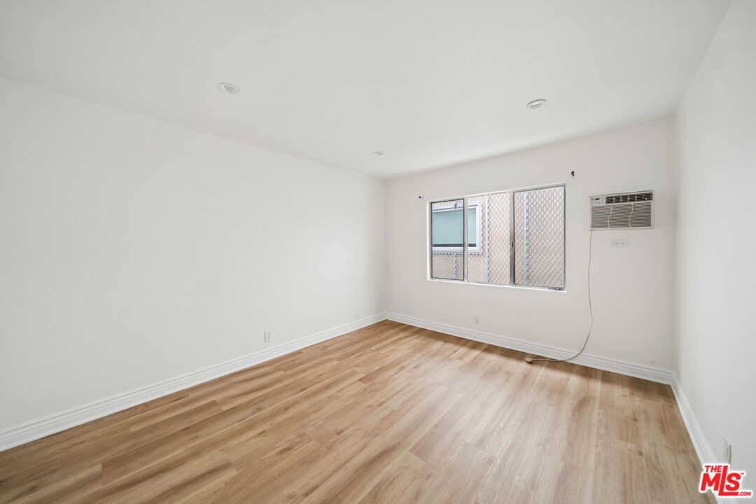 1215 N Hayworth Ave Unit: 203
