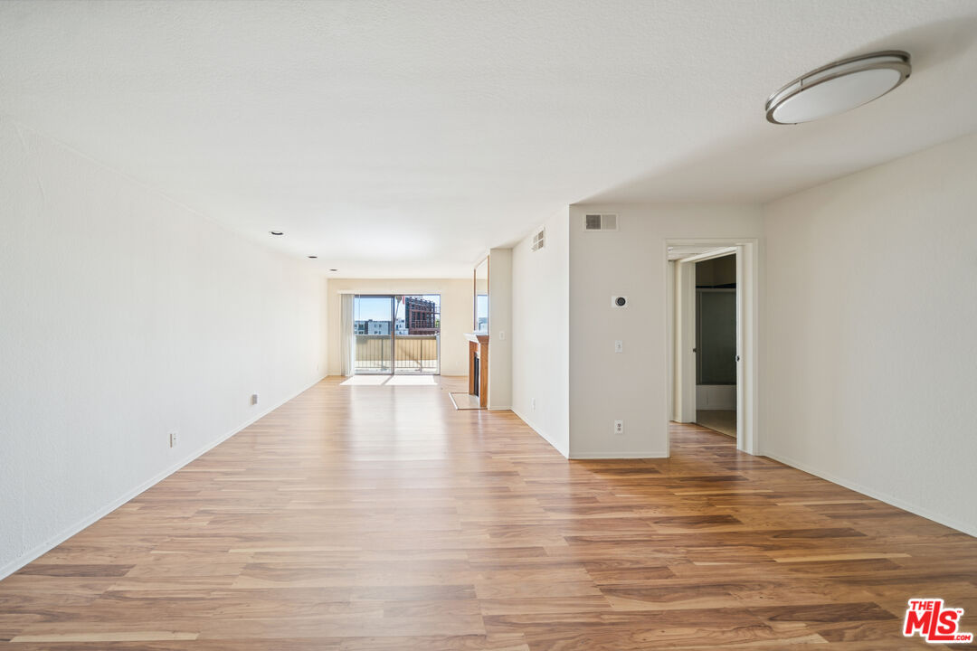 1519 N Martel Ave Unit: 308