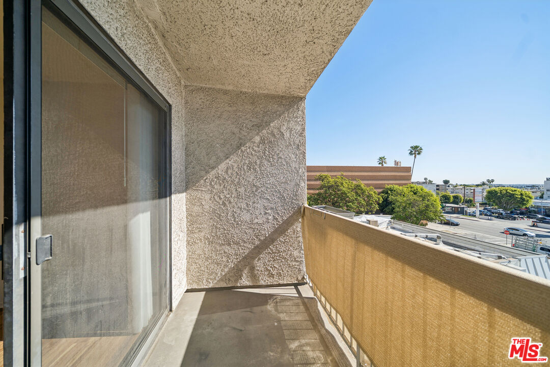 1519 N Martel Ave Unit: 308