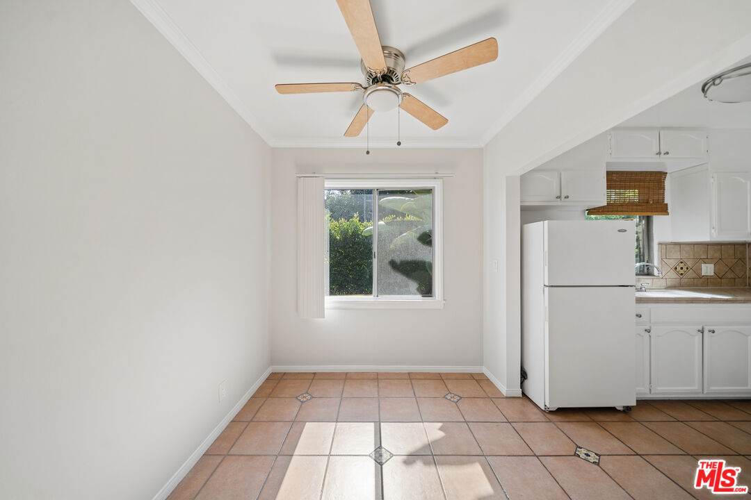 612 S Dunsmuir Ave Unit: 1