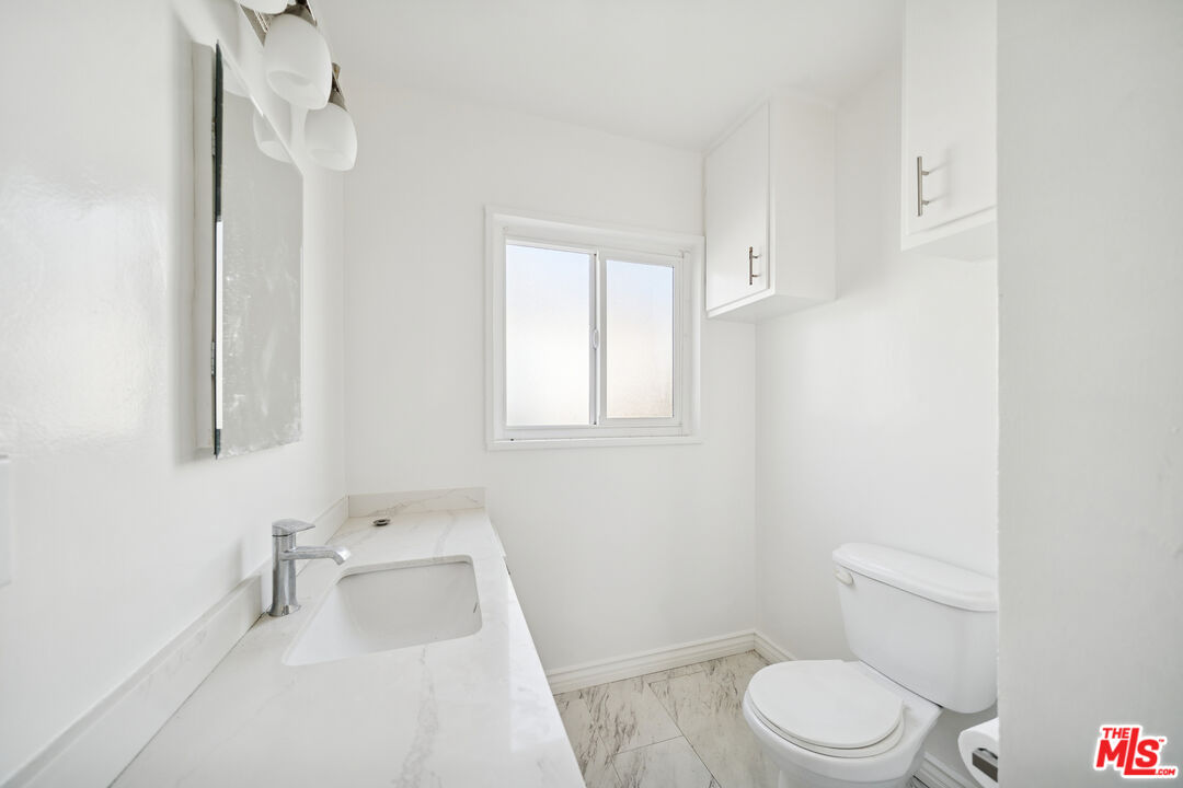 3652 Carmona Ave Unit: 6