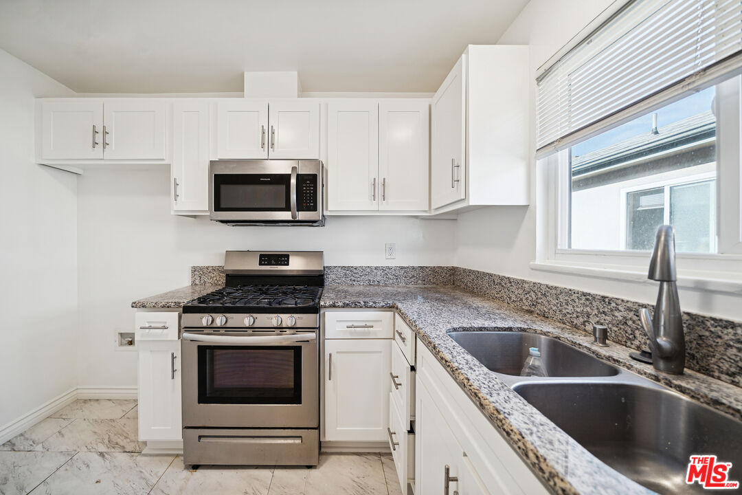 3652 Carmona Ave Unit: 6