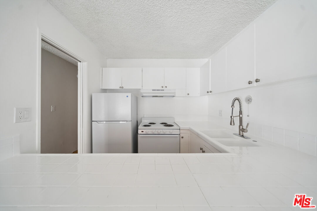 7545 W Hampton Ave Unit: 108