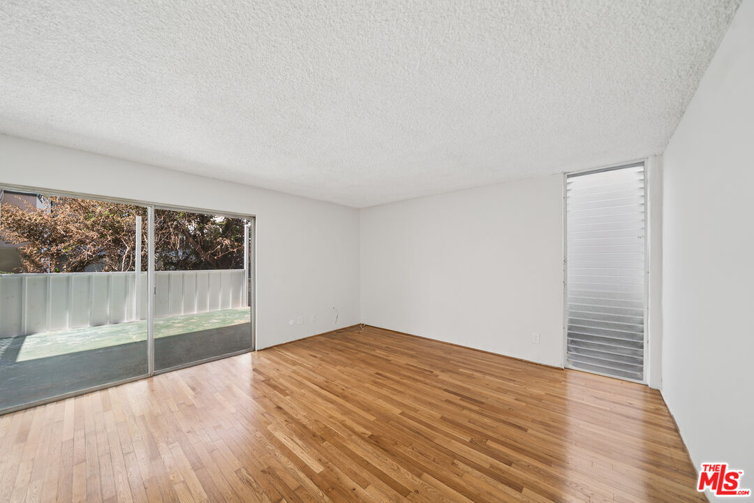 7545 W Hampton Ave Unit: 108