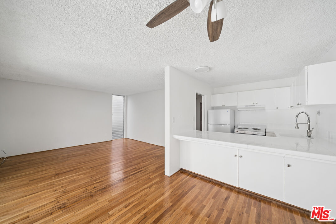 7545 W Hampton Ave Unit: 108
