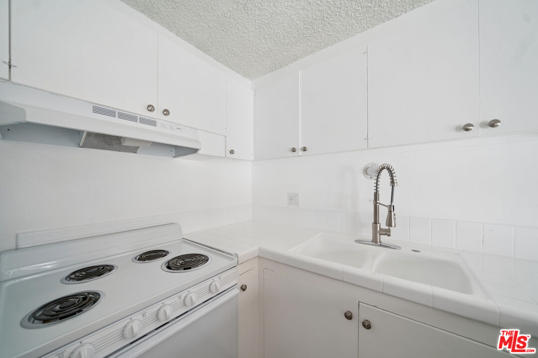 7545 W Hampton Ave Unit: 108