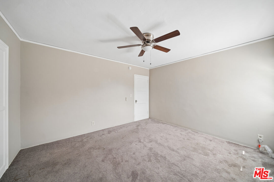 1402 N Mansfield Ave Unit: 1402 1/2