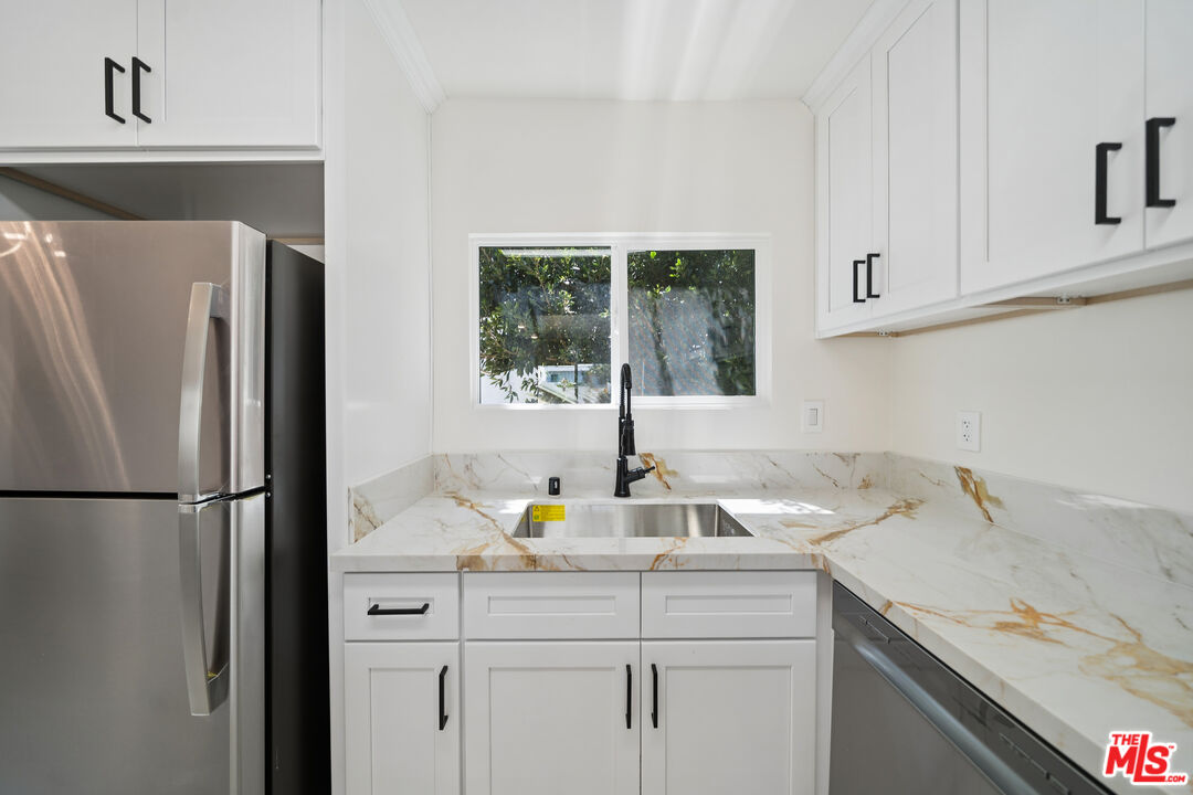 1029 N Gardener