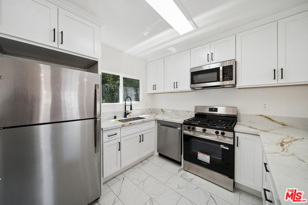 1029 N Gardener