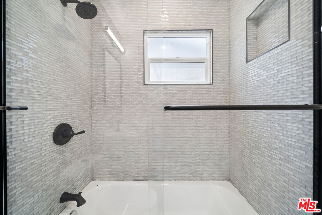 1029 N Gardener