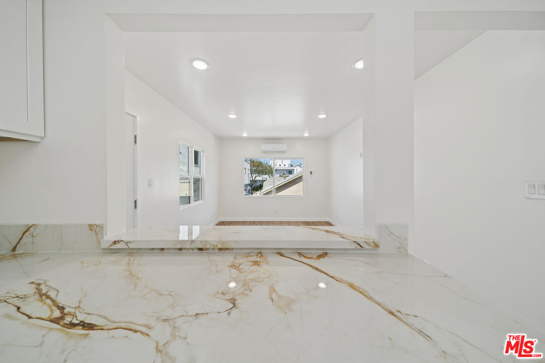 1029 N Gardener