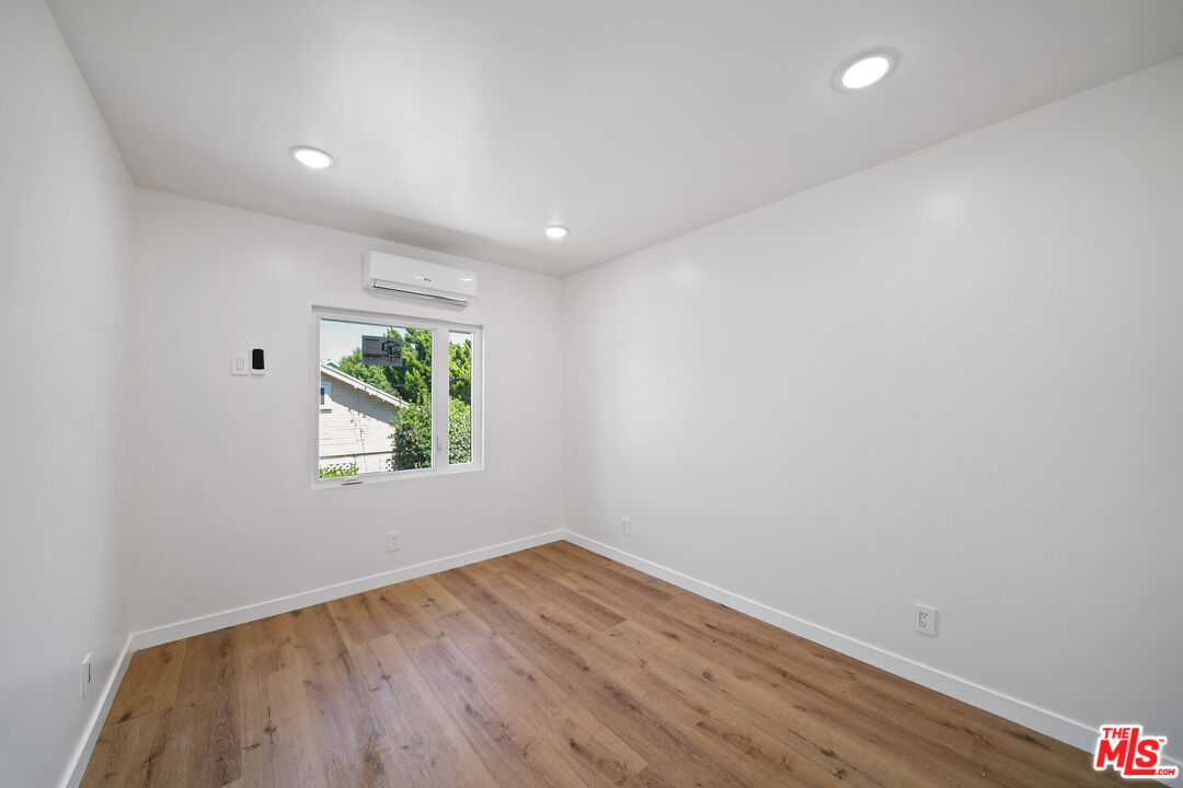 1029 N Gardener