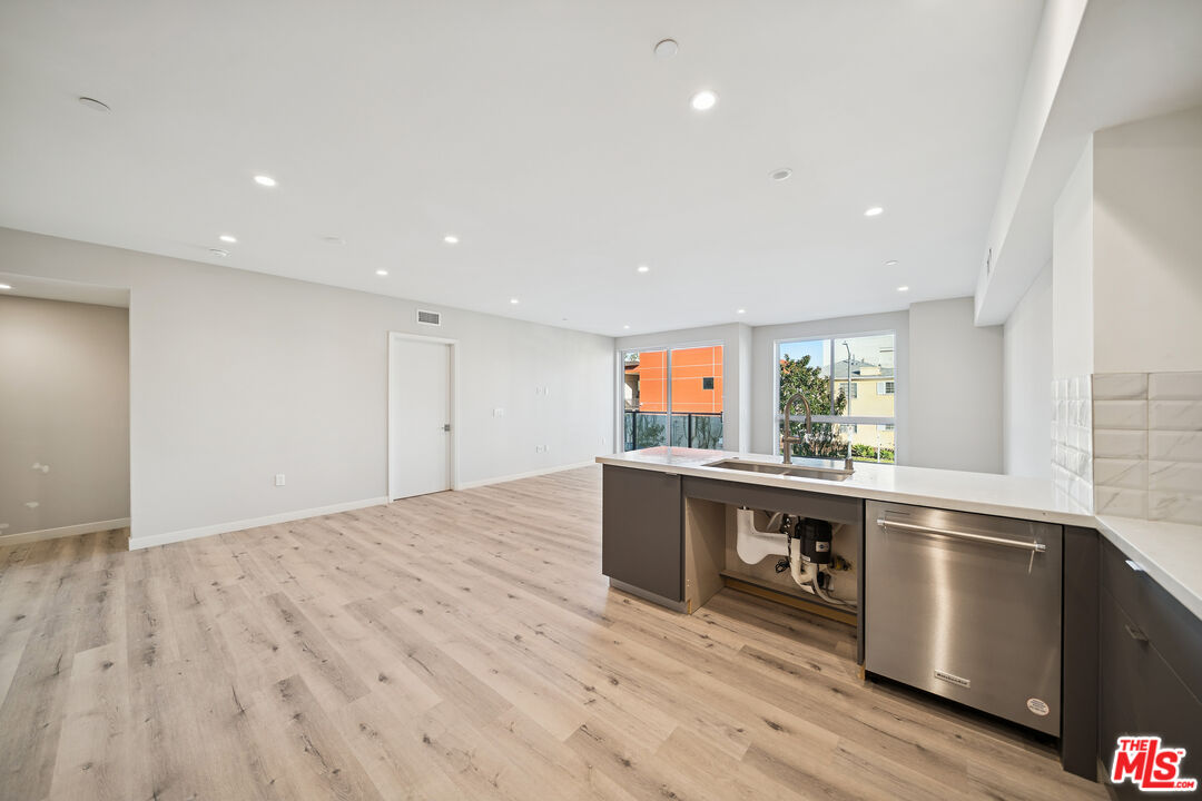 1051 S Corning St Unit: 501