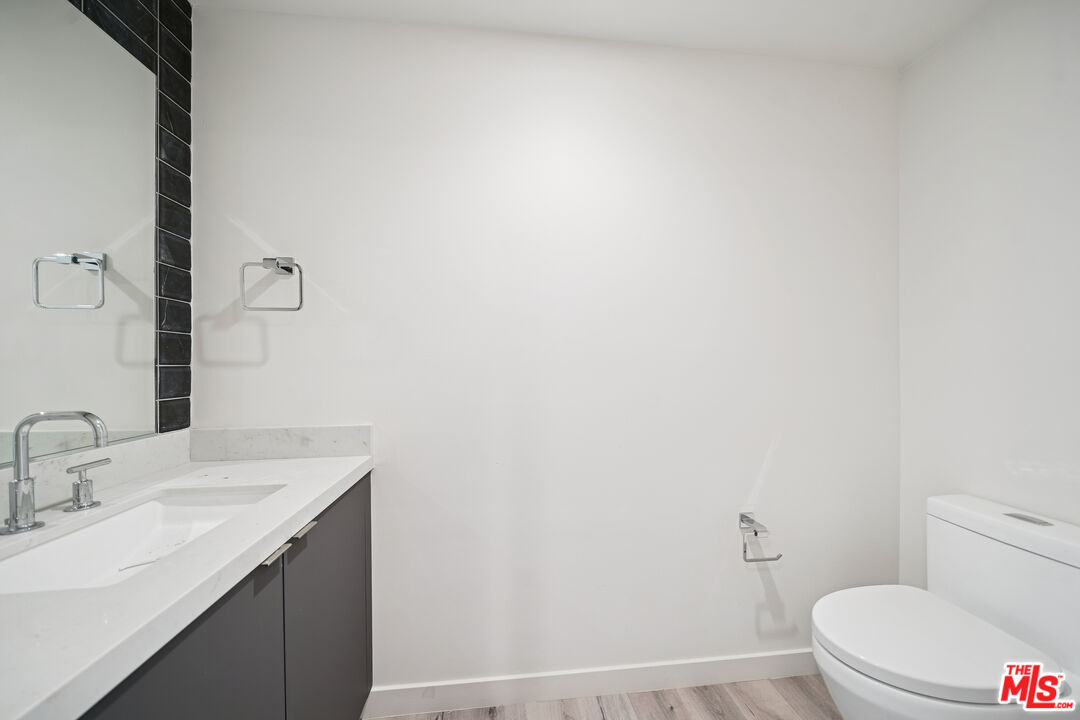 1051 S Corning St Unit: 501