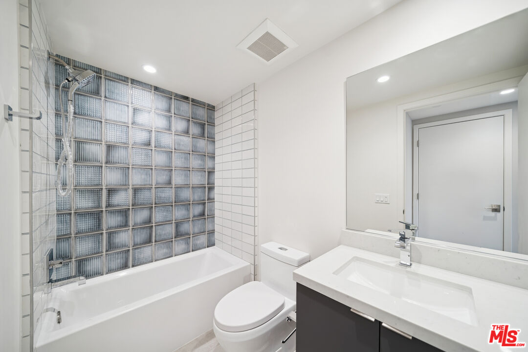 1051 S Corning St Unit: 501