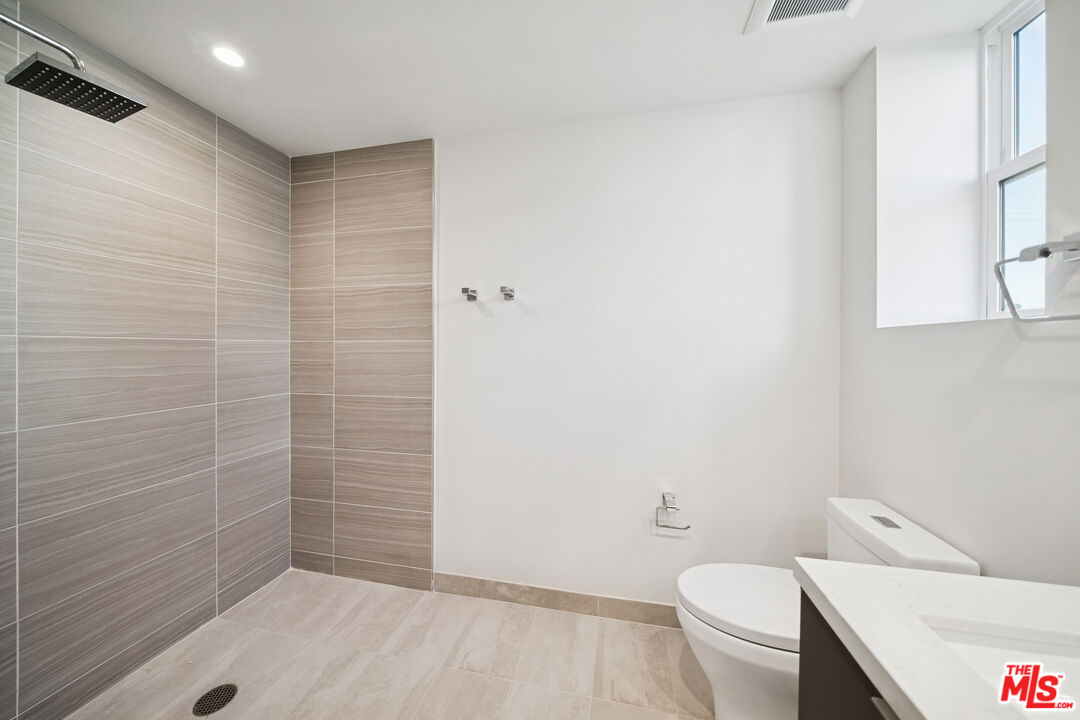 1051 S Corning St Unit: 501