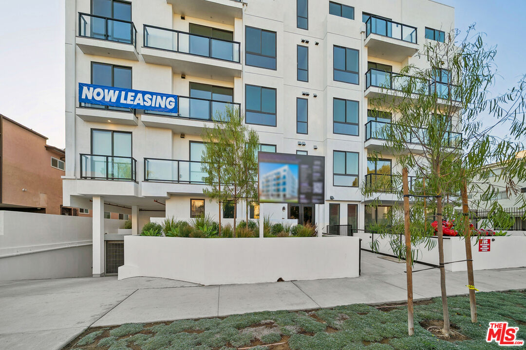 1051 S Corning St Unit: 501
