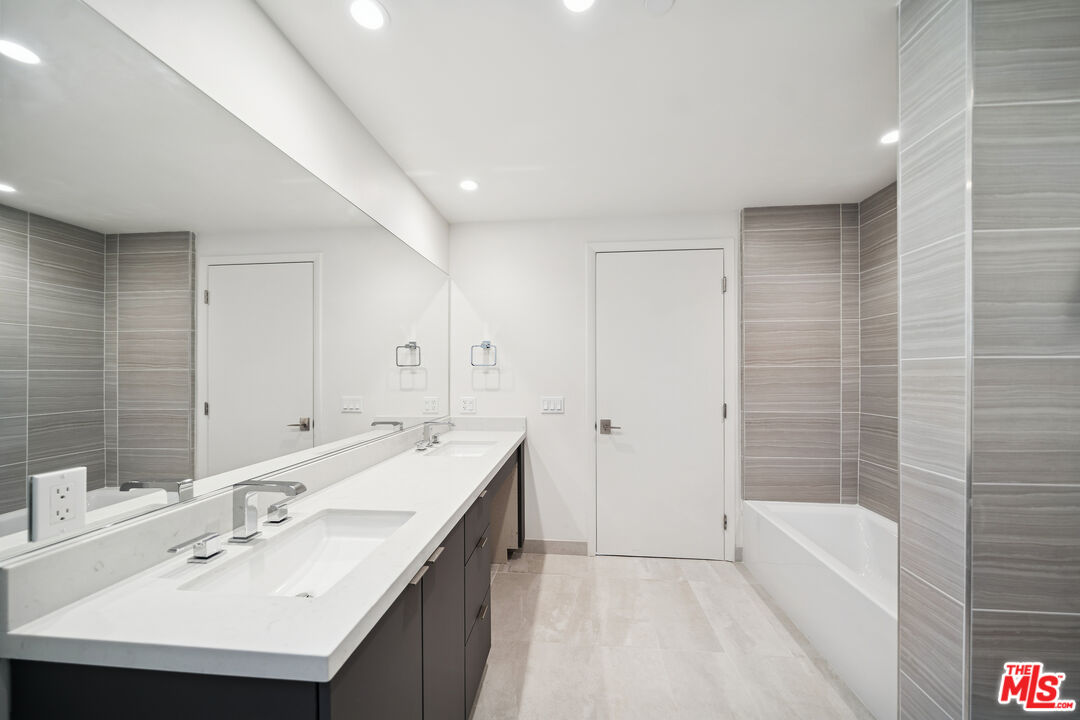 1051 S Corning St Unit: 501