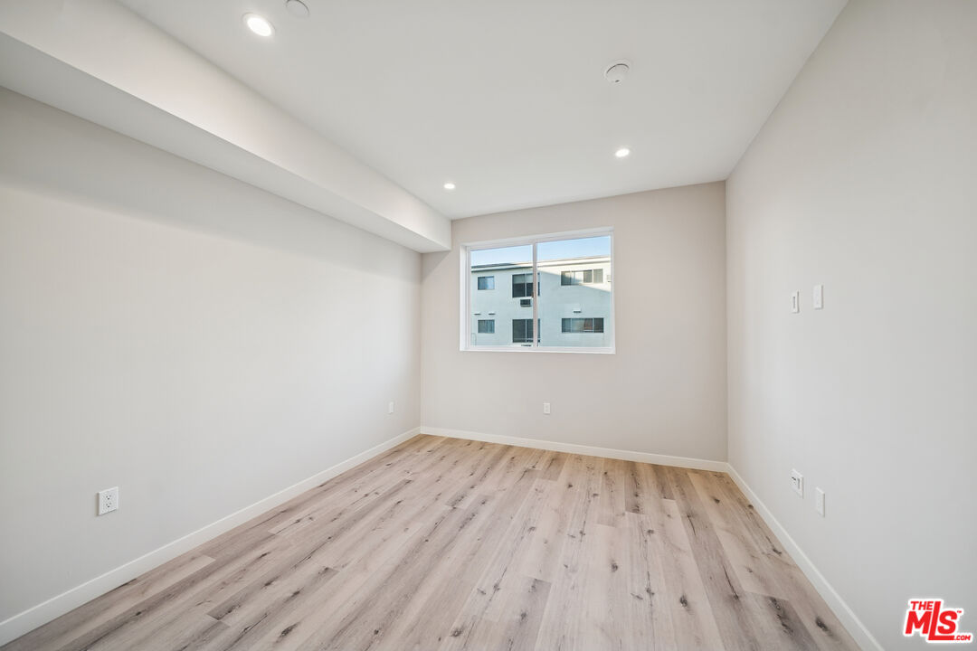 1051 S Corning St Unit: 501