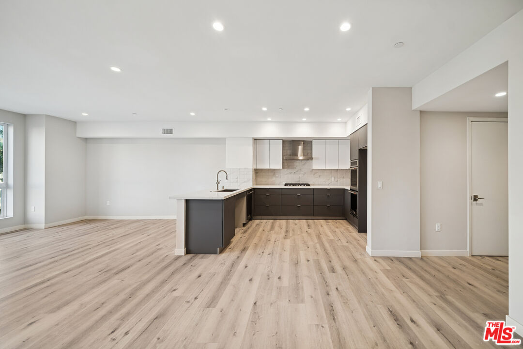 1051 S Corning St Unit: 501