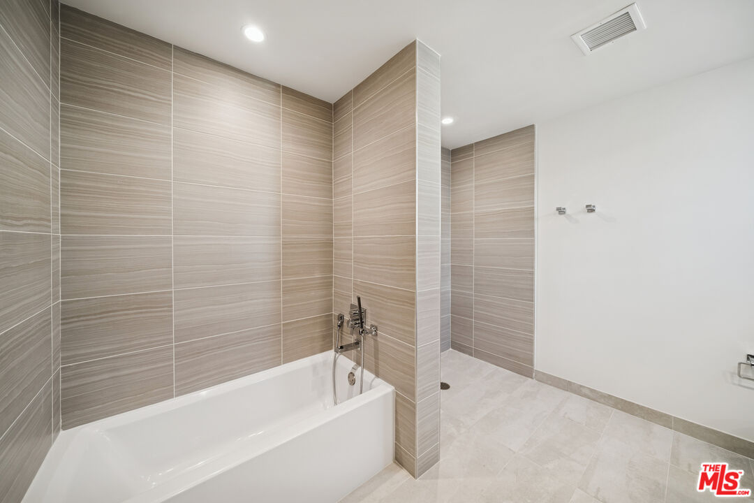 1051 S Corning St Unit: 501