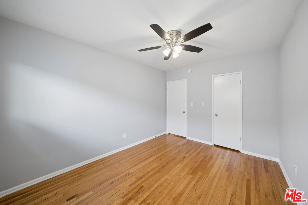 5303 Vantage Ave Unit: 5303 1/2