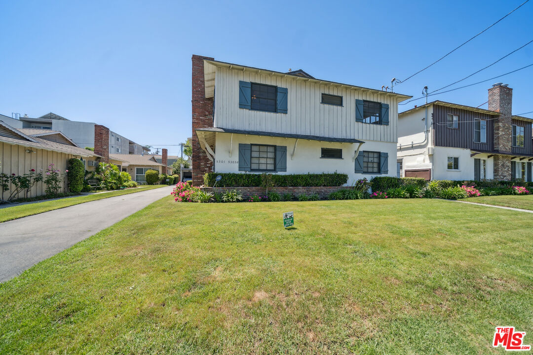 5303 Vantage Ave Unit: 5303 1/2
