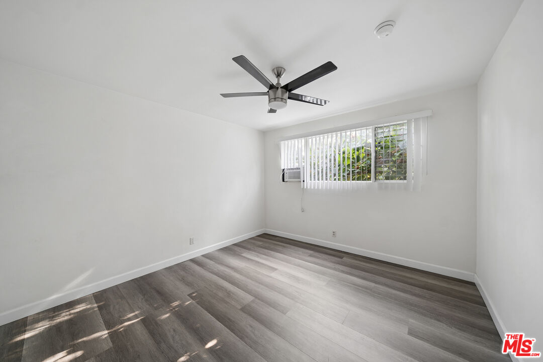 1027 N Edinburgh Ave Unit: 8