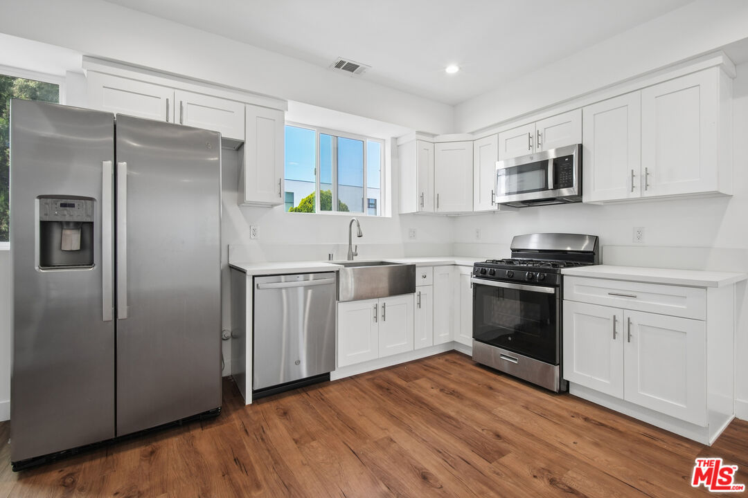 6336 Beck Ave Unit: 2
