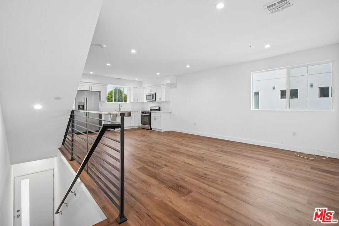 6336 Beck Ave Unit: 2