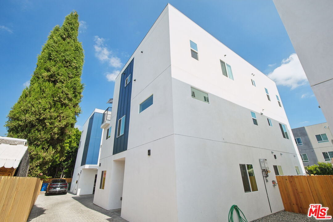 6336 Beck Ave Unit: 2