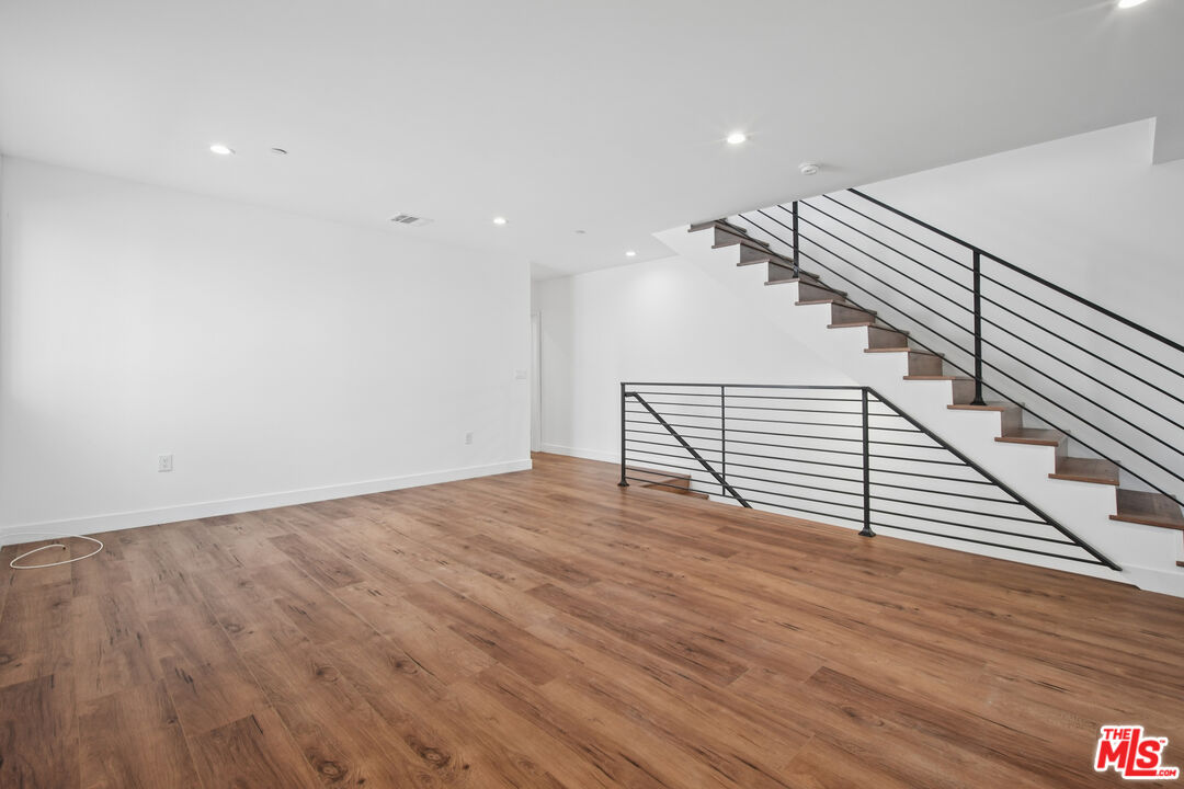6336 Beck Ave Unit: 2