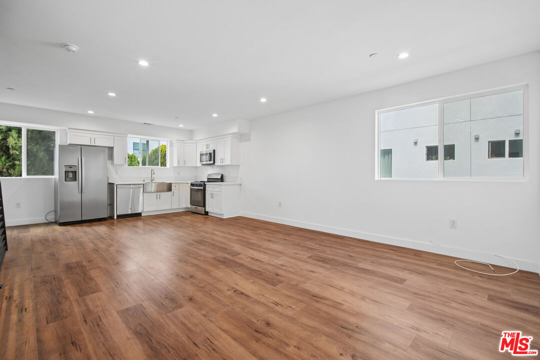 6336 Beck Ave Unit: 2