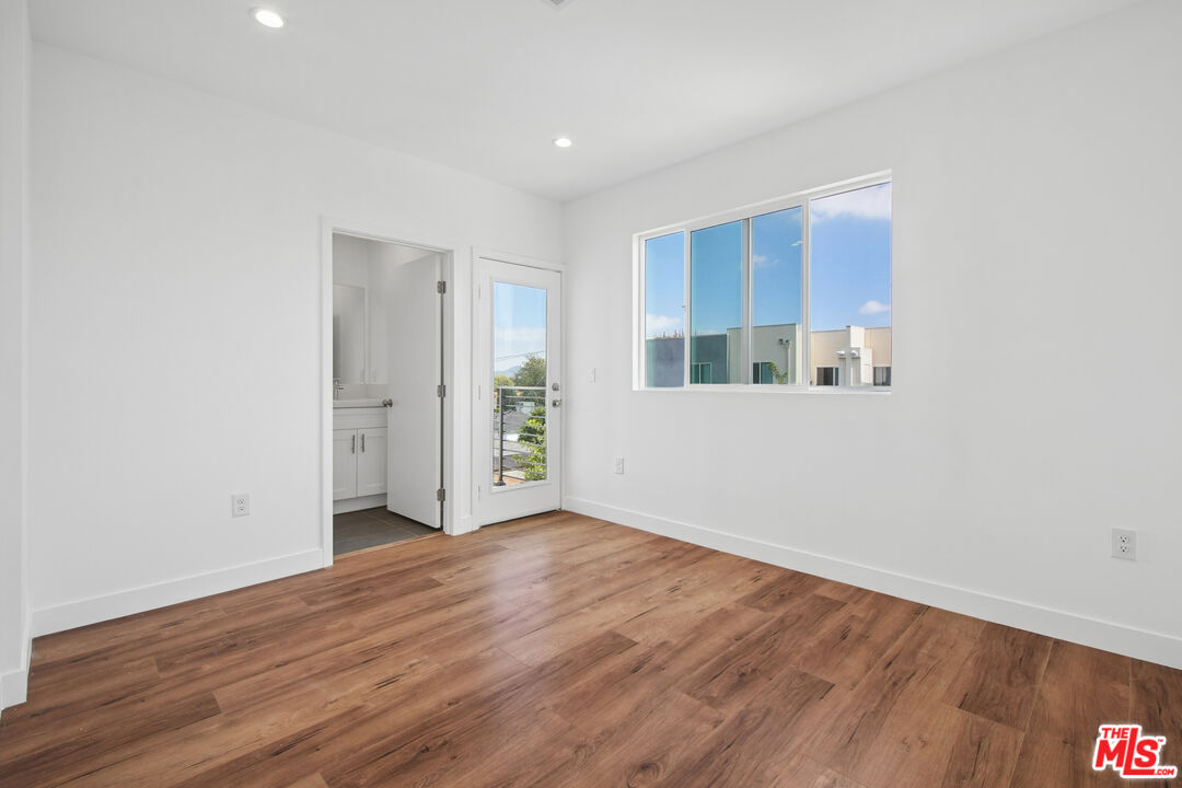 6336 Beck Ave Unit: 2