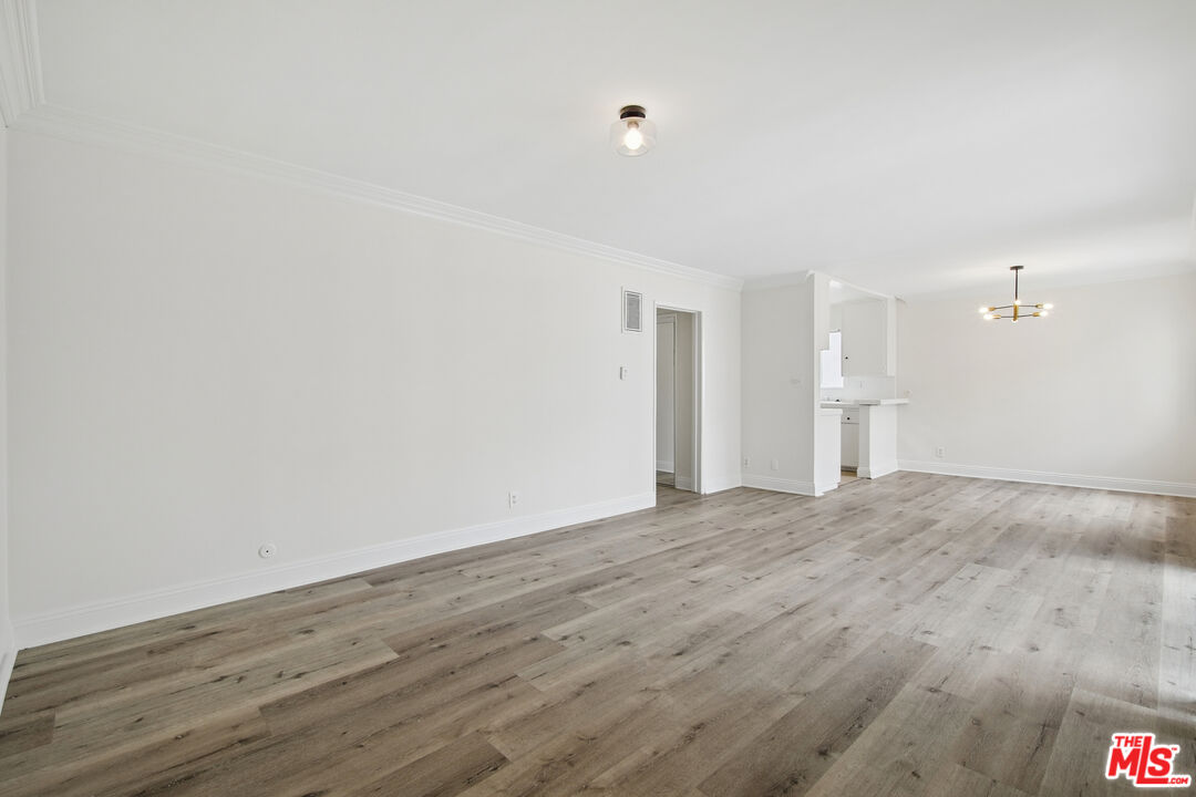 7540 Hampton Unit: 206