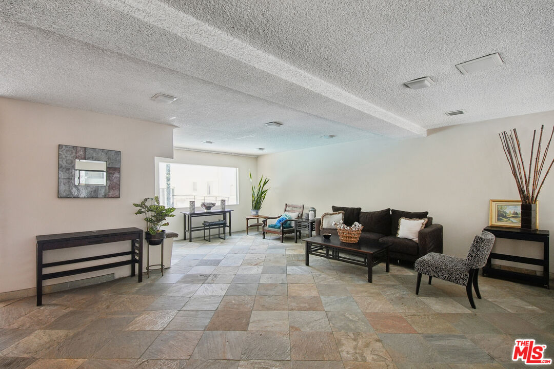 7540 Hampton Unit: 206
