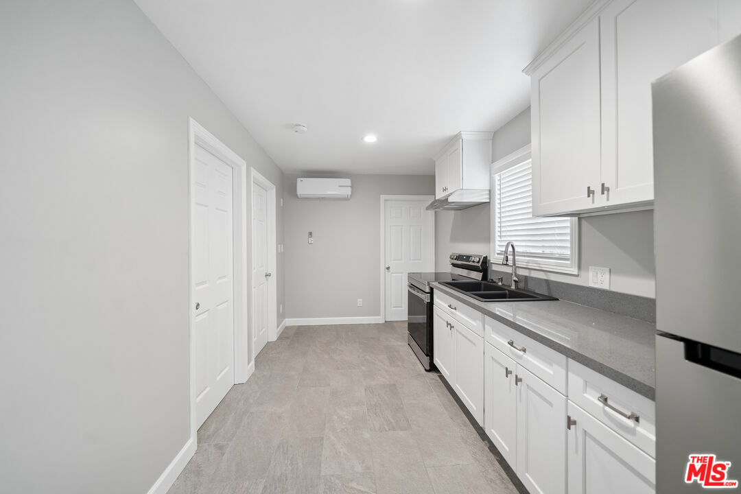 1545 W 23rd St