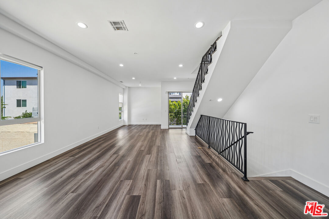 6002 Klump Ave Unit: 6