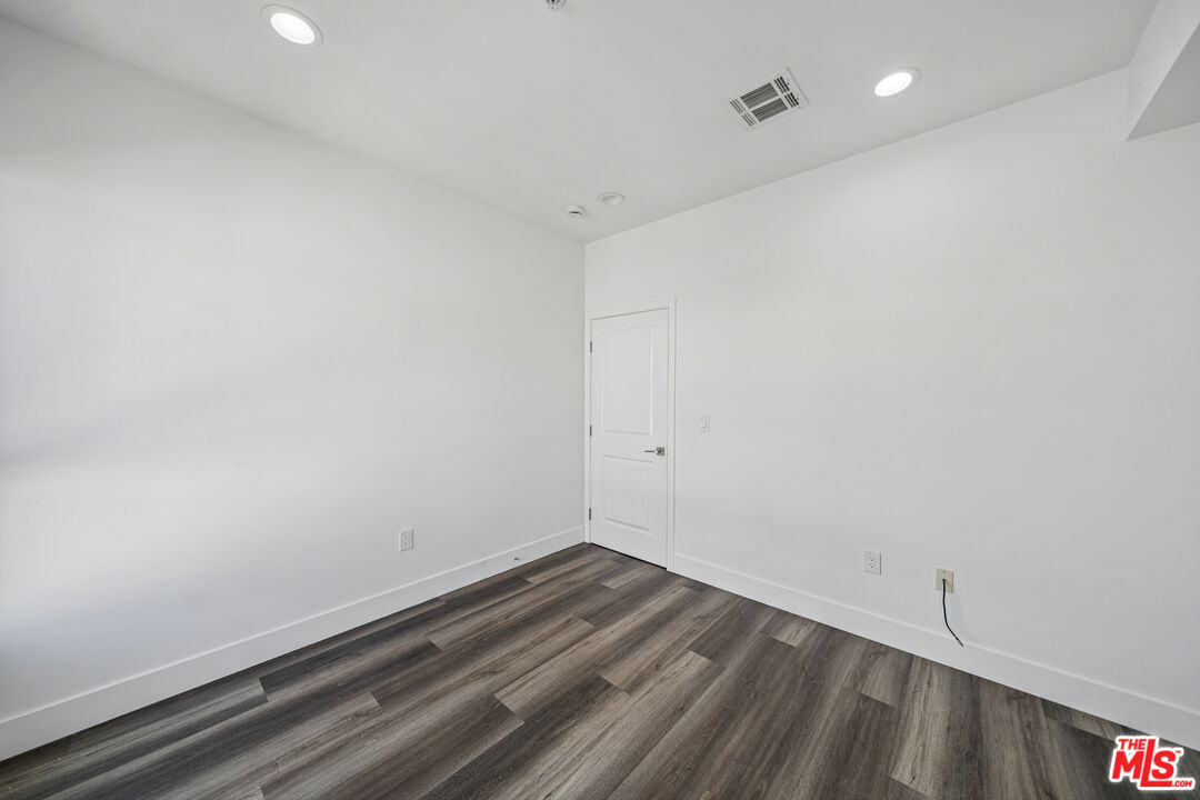 6002 Klump Ave Unit: 6