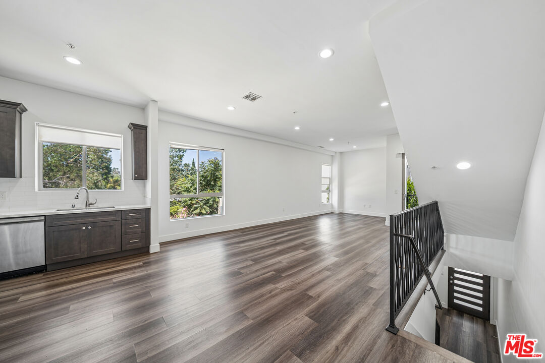 6002 Klump Ave Unit: 6