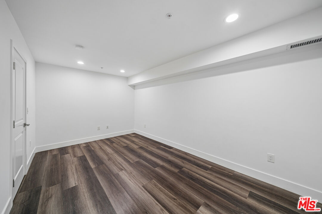 6002 Klump Ave Unit: 6