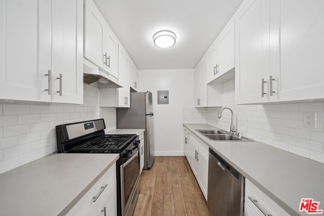 7209 Willoughby Ave Unit: 5
