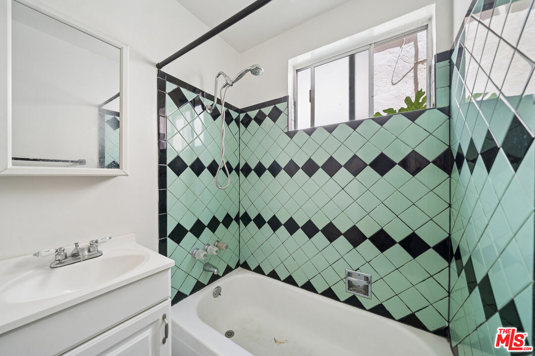 153 S Crescent Dr Unit: 3