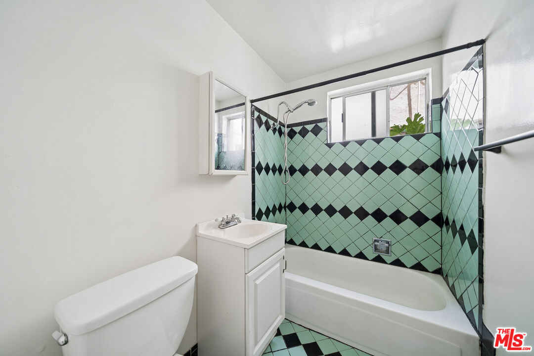 153 S Crescent Dr Unit: 3