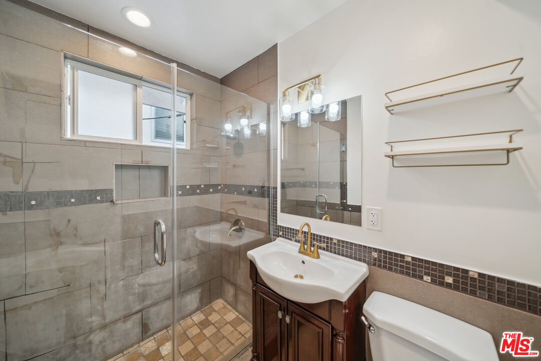 710 Westmount Dr Unit: D