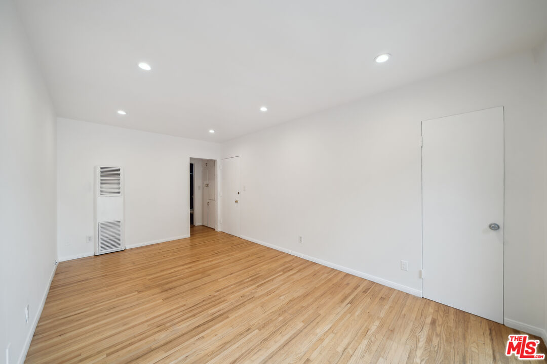 710 Westmount Dr Unit: D