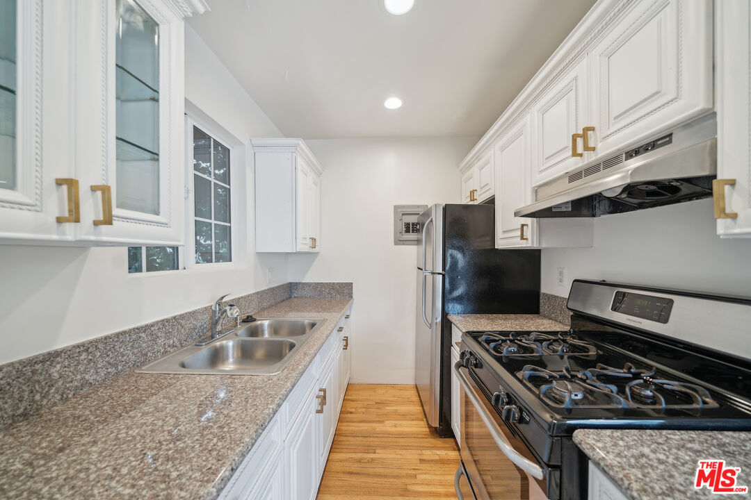 710 Westmount Dr Unit: D
